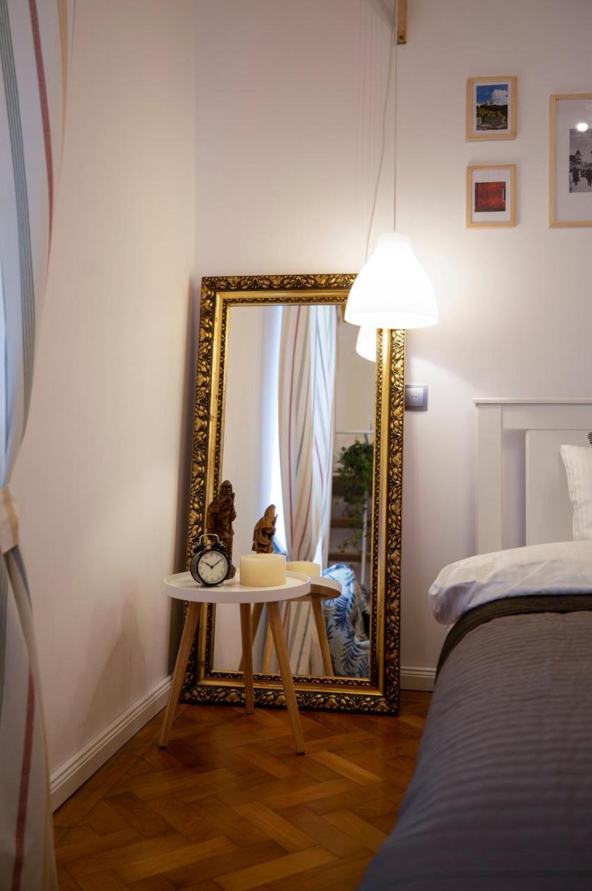 Yellow Apartment Κλουζ-Ναπόκα Εξωτερικό φωτογραφία